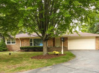 10913 N Wauwatosa Rd, Mequon, WI 53097