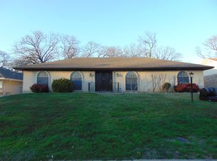 7233 Martha Ln, Fort Worth, TX 76112