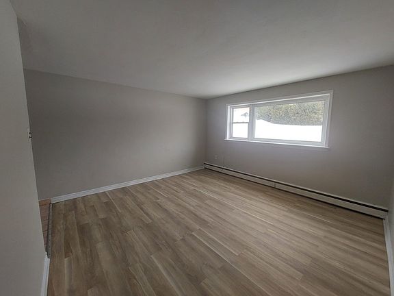 3rd image of 110 Breton Rd #4
