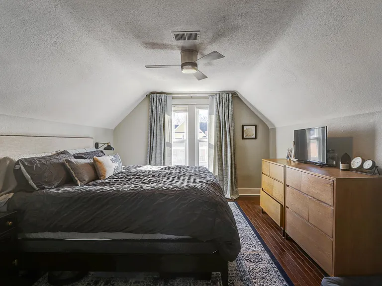 145 S Corona St — Photo 13