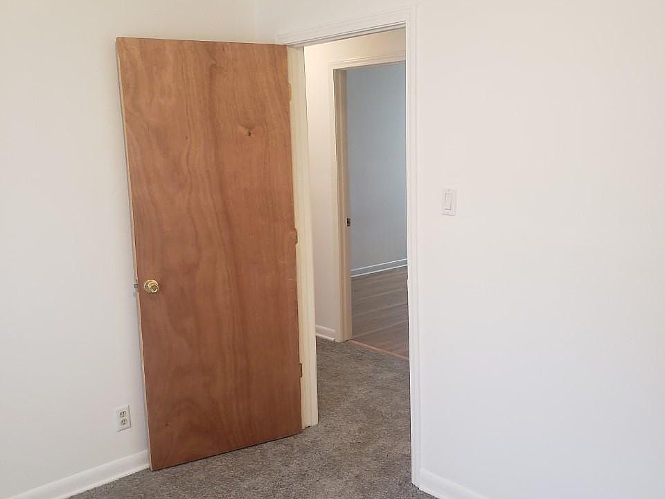 1st image of 157 Oakmont Pl