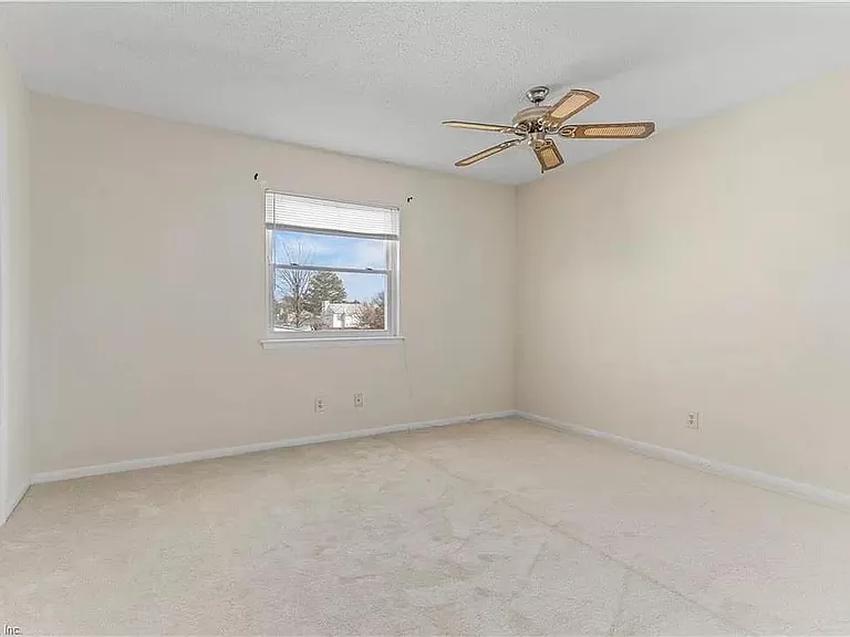 1676 Dylan Dr — Photo 12