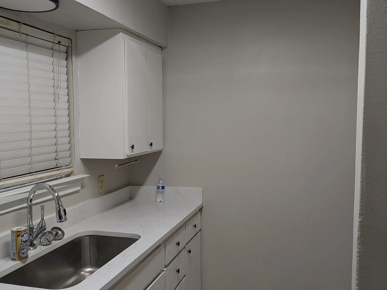 3 bed, 1300 sqft, $1,700 — Photo 2