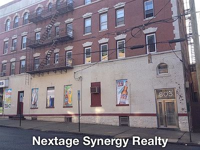 2nd image of 803 22nd St APT 2