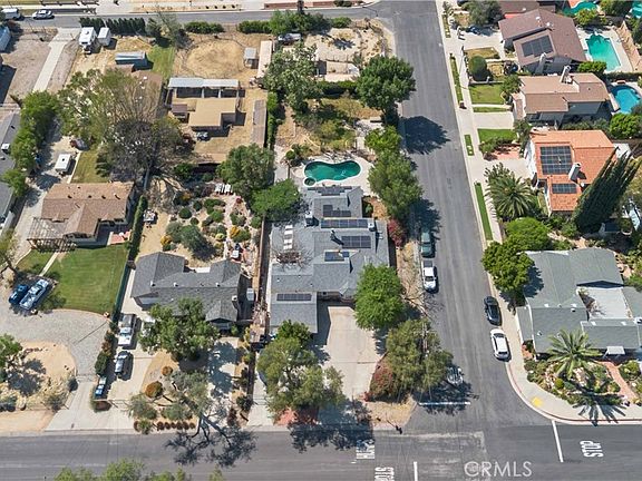 5th image of 10457 Variel Ave