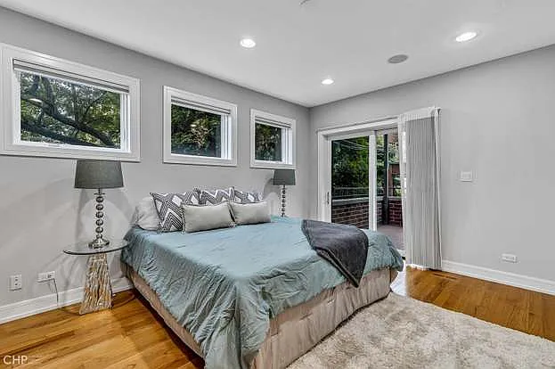 821 W Roscoe St #1 — Photo 93