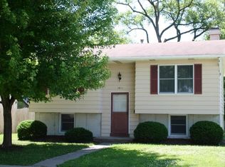 1811 Oak St, Bettendorf, IA 52722