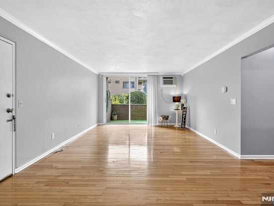 462 Liberty St Unit 462A-101, Little Ferry, NJ 07643