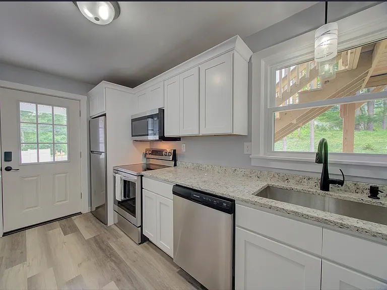152 Old Stafford Rd #A — Photo 4
