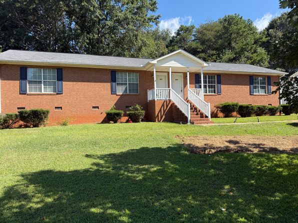 873 Jonas Cir #873
