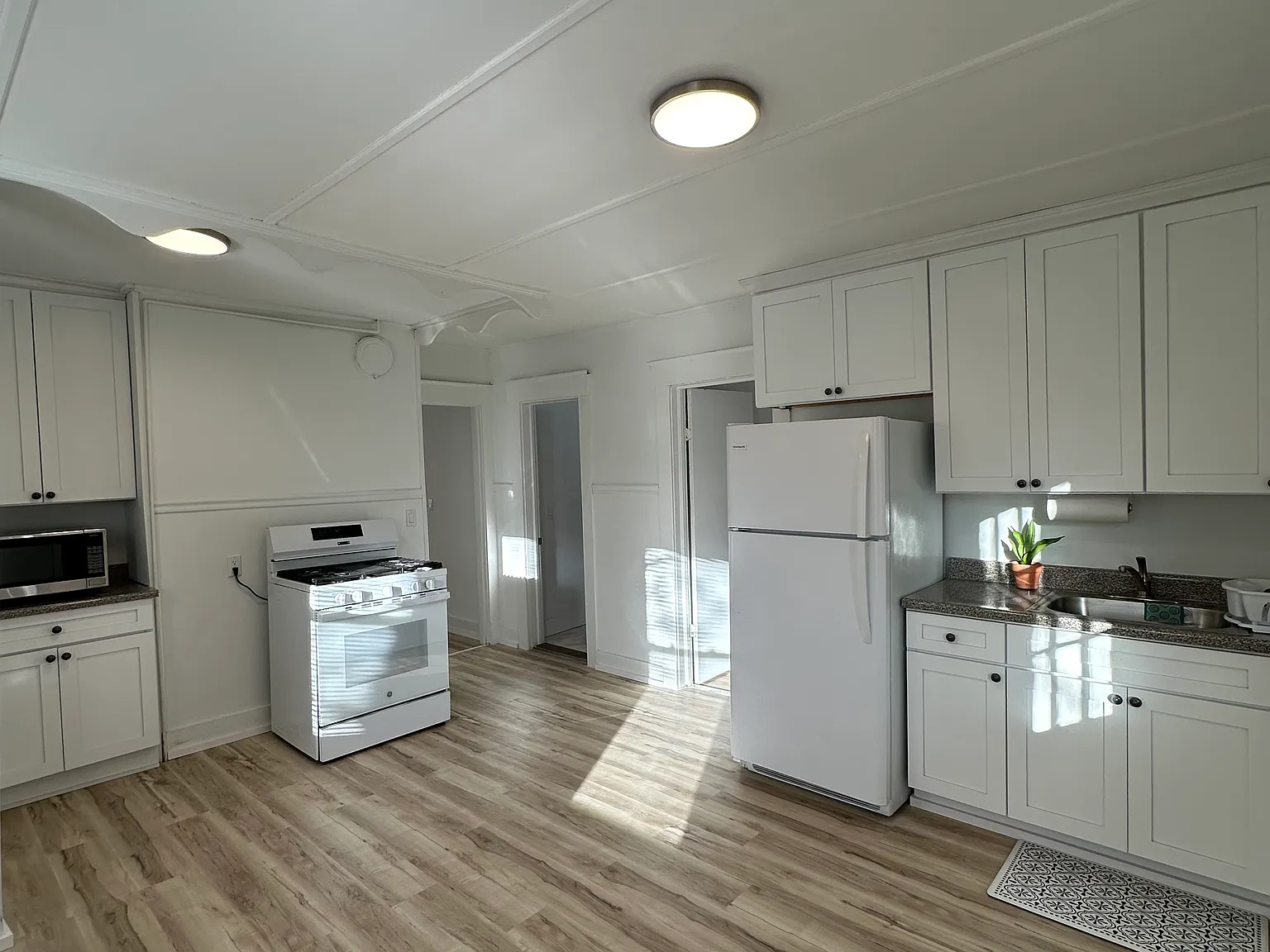 2 bed, 1250 sqft, $1,850 — Photo 1
