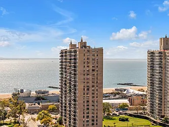 Sold by Thomas Lipovetsky, LREB