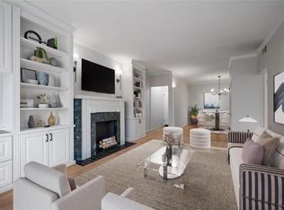 907 S Hanley Rd APT 2, Saint Louis, MO 63105