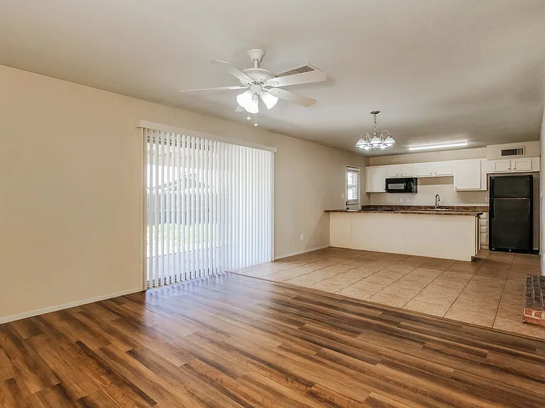 8037 E Oak St — Photo 5