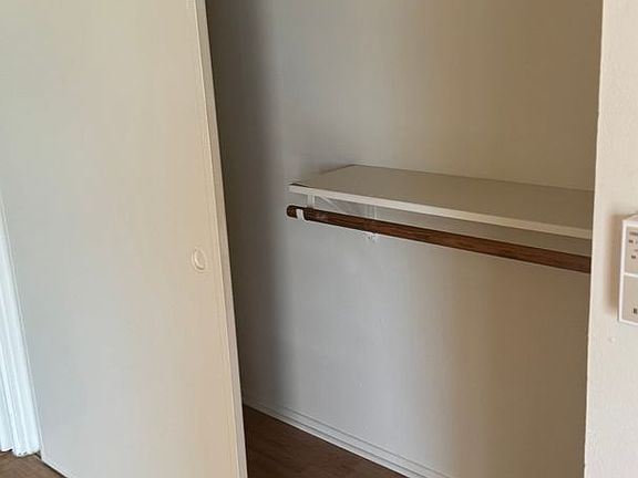5th image of 1410 S Barrington Ave #6