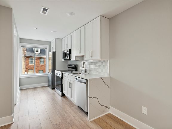 4th image of 1124 E Berks St #10975588