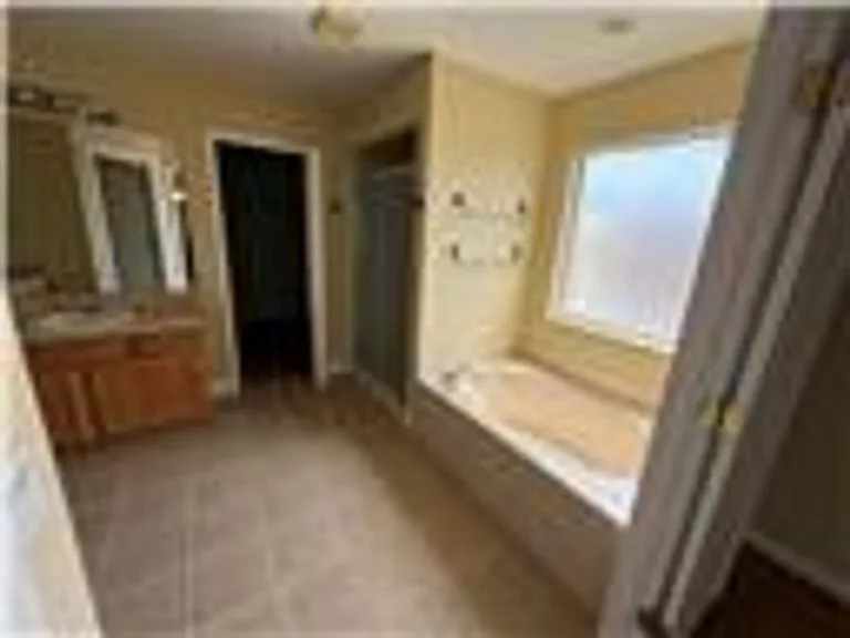 933 Whispering Cypress Ln — Photo 6