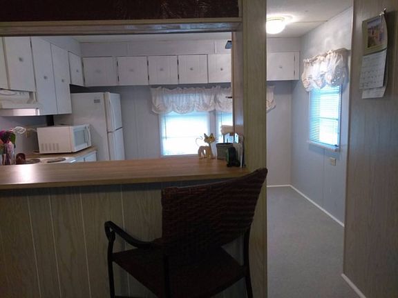 4th image of 61 Stebbins Dr