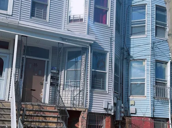 35 Arlington Avenue image 1 of 16