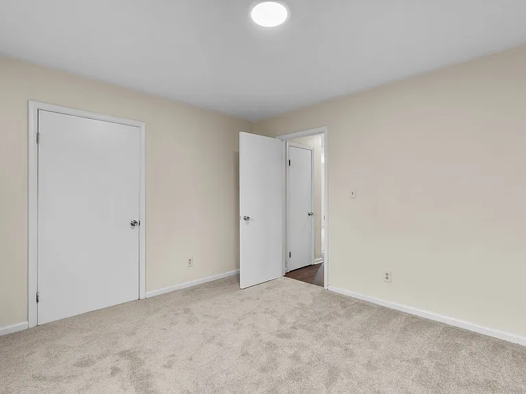 1110 Chapel St — Photo 10