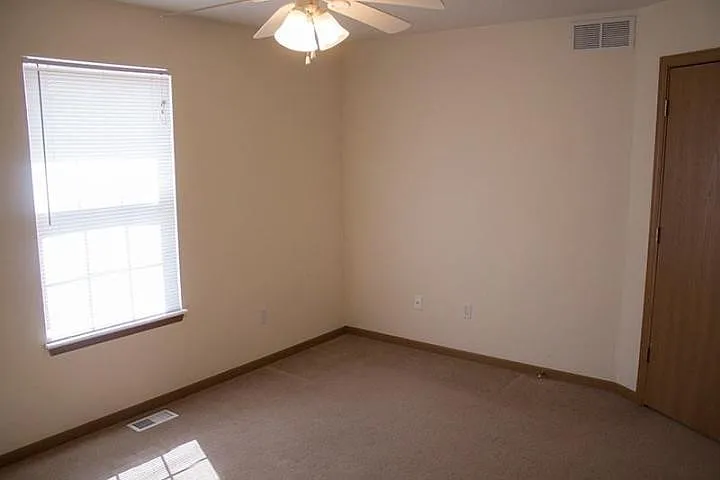 3510 Zinnia Dr — Photo 9