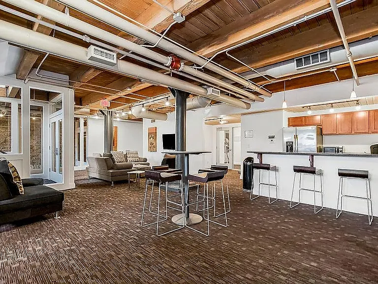 700 Broadway Blvd #406 — Photo 5