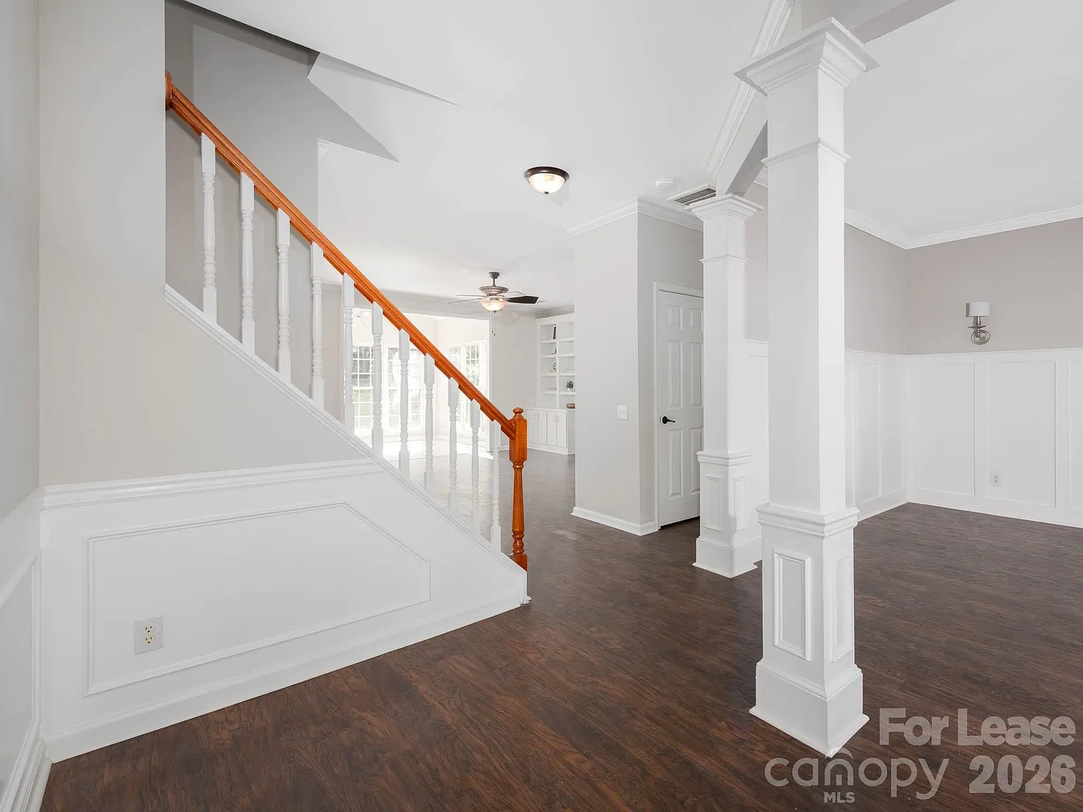5 bed, 2.5 bath, 2882 sqft, $3,100 — Photo 3