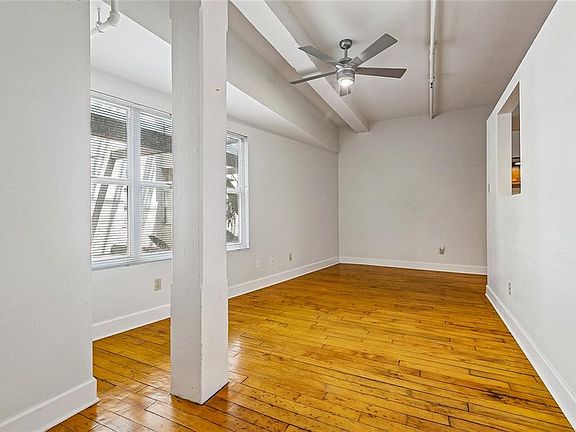 4th image of 1111 S Peters St APT 218