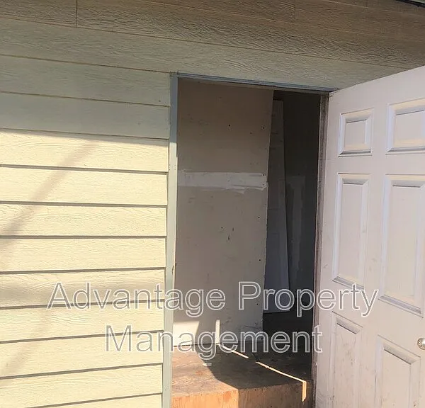 289 N Main St — Photo 9