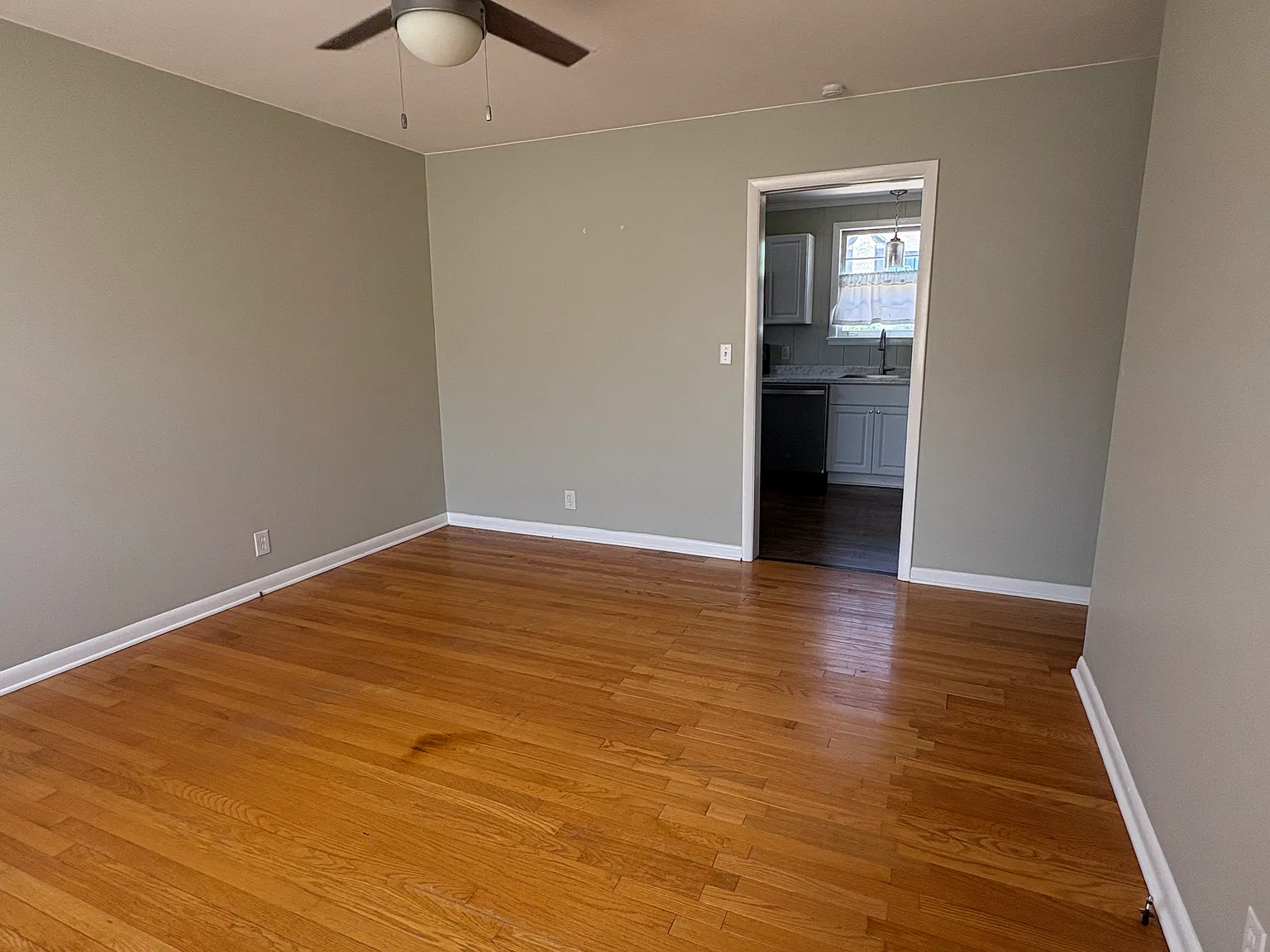 2505 Lazenby Dr — Photo 3