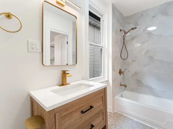 114 Oak Street image 31 of 41