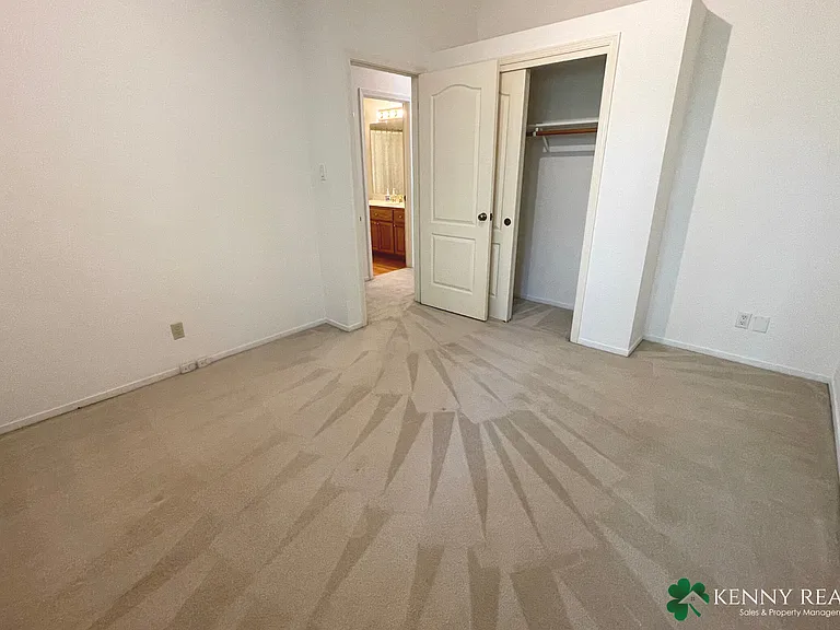 144 Glasgow Ln — Photo 18
