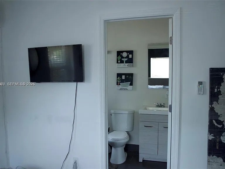 5530 N Miami Ave #2 — Photo 4