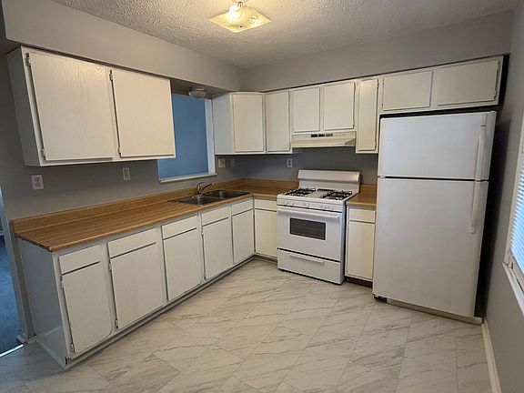 5th image of 426 Berry St #B