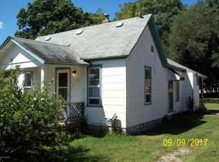 320 W Saint Marys St, Decatur, MI 49045