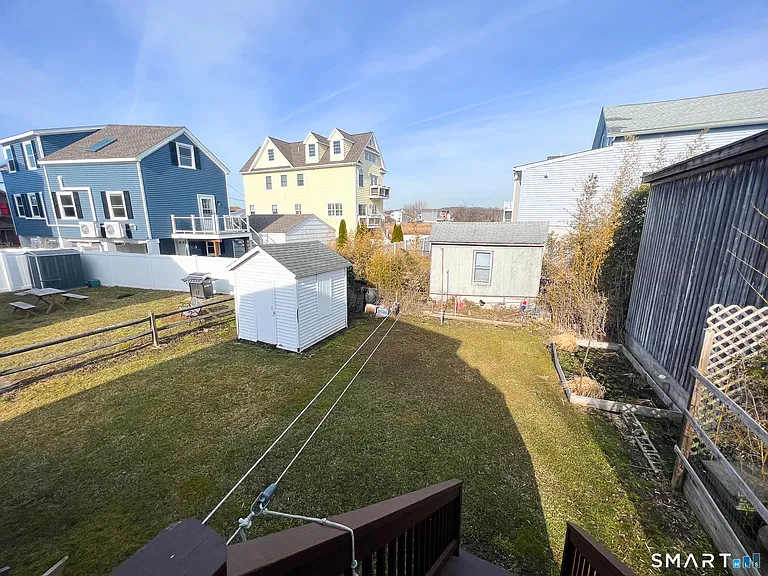 754 E Broadway — Photo 16