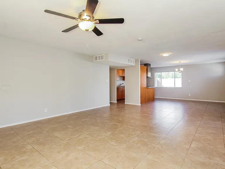 8206 E Devonshire Ave — Photo 6