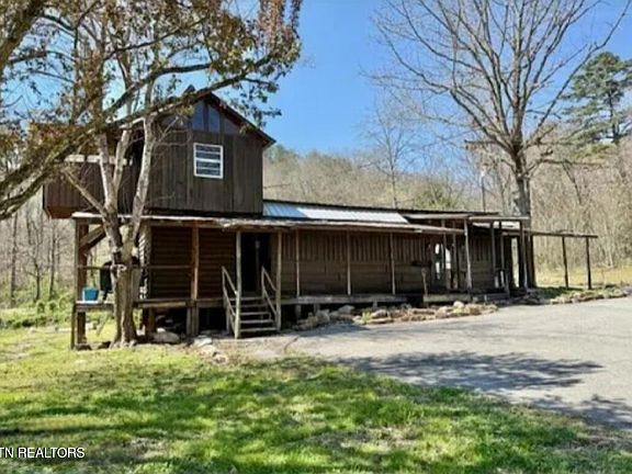 3rd image of 1941 Bluff Mountain Rd
