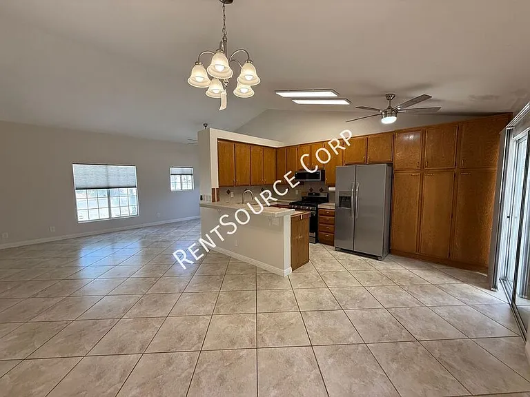 2501 Summerchase Ave — Photo 6