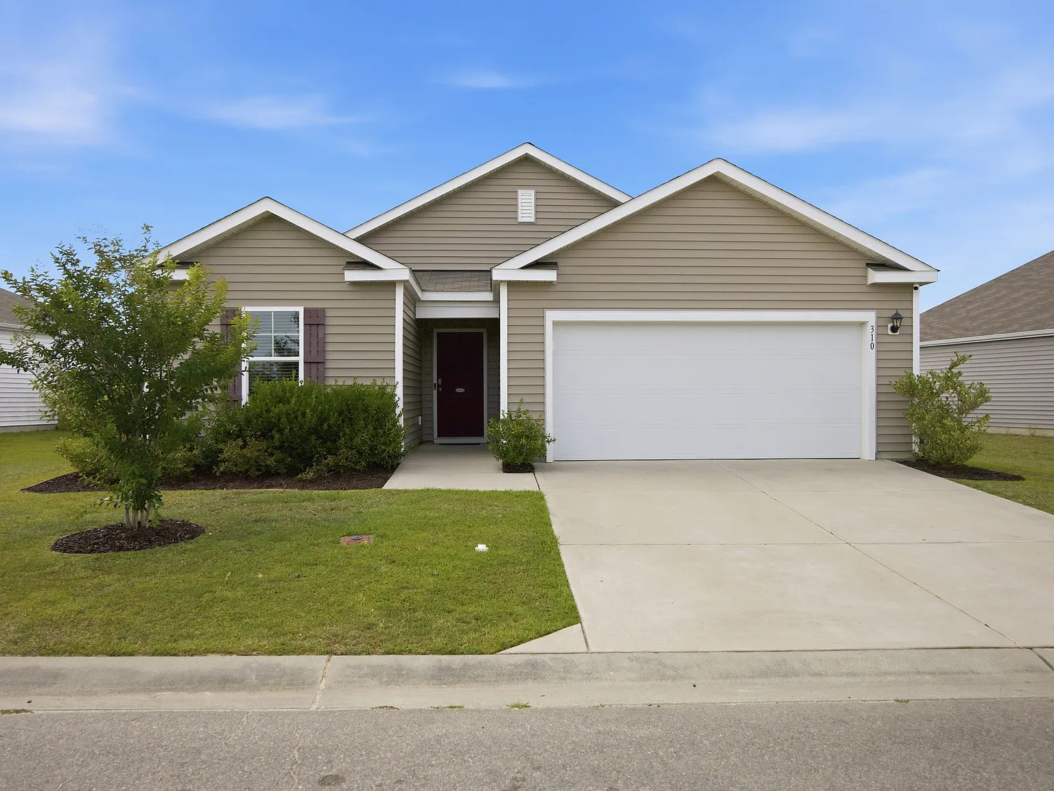 3 bed, 1343 sqft, $2,195 — Photo 2