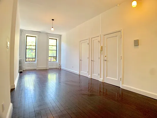 Rented by Bohemia Realty Group | media 21