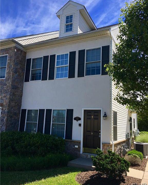 1st image of 1781D Chateau Pl