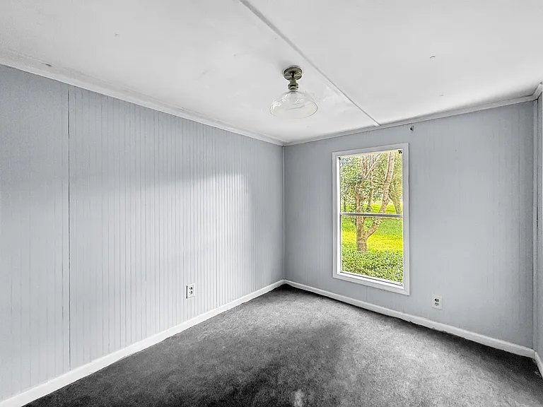 143 Maple St — Photo 11
