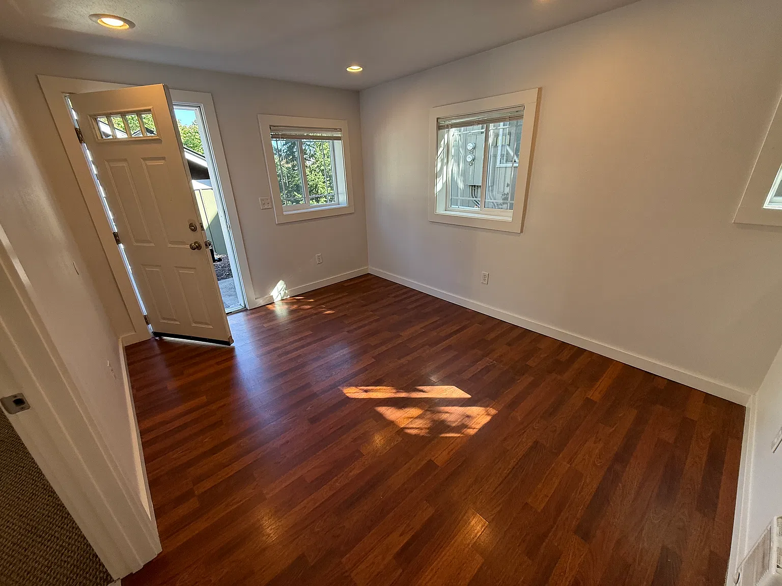 320 S Lafayette Ave — Photo 3
