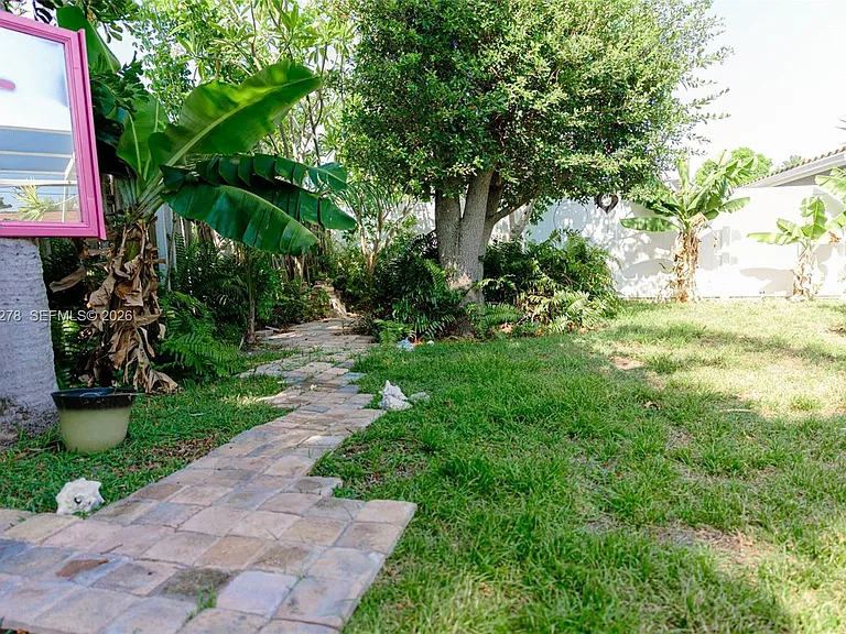 809 SE 14th Dr — Photo 35
