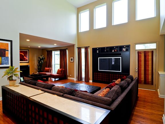 3rd image of 453 Castle Pines Ln