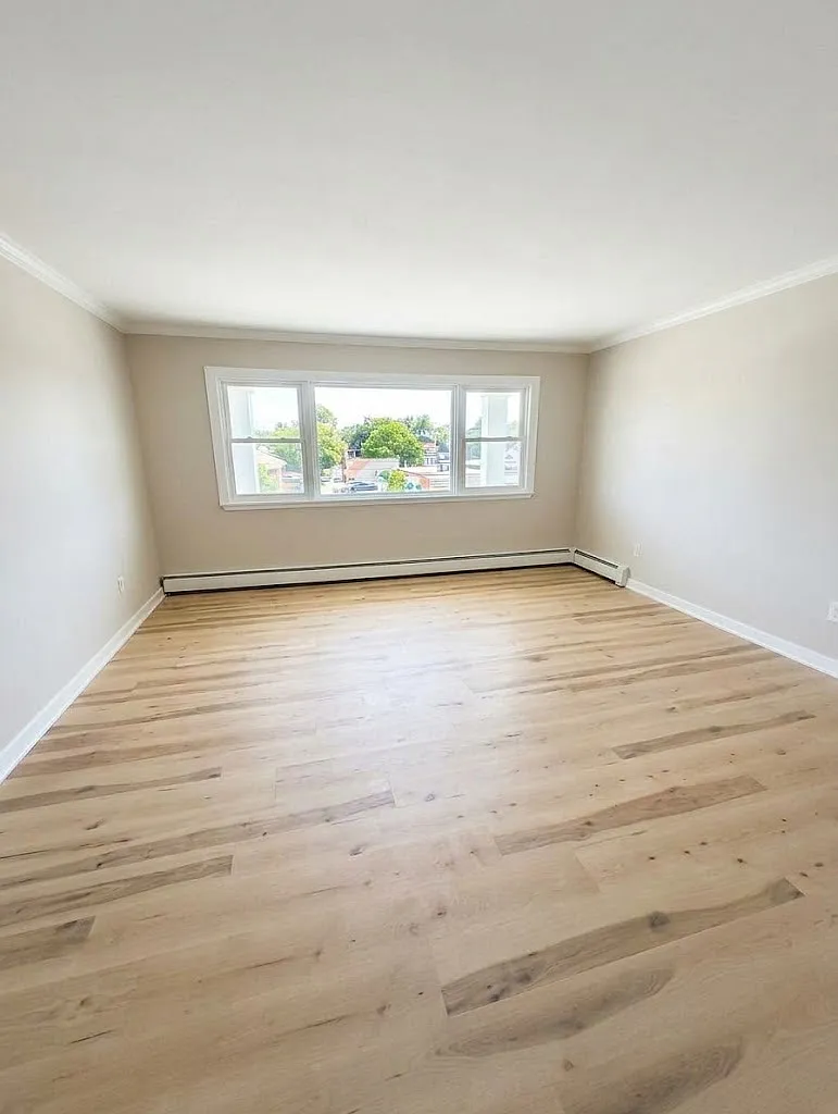 2 bed, 850 sqft, $1,700 — Photo 2