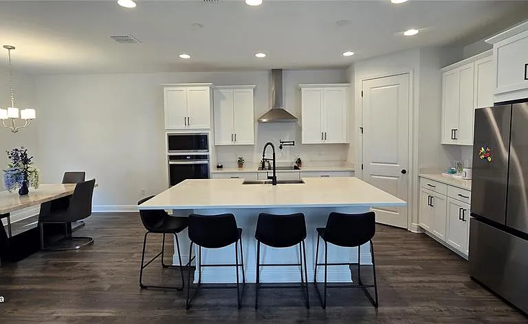 18410 Blue Heron Cir — Photo 6