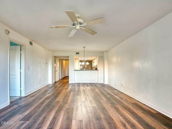 4th image of 3 Oceans West Blvd APT 3B2