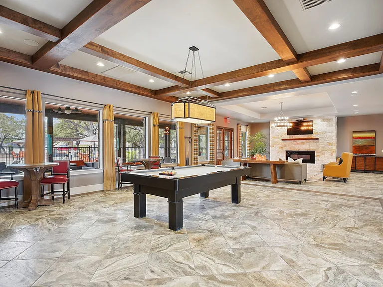 Platinum Shavano Oaks — Photo 14